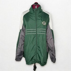 Green and white vintage NFL Green Bay Packers windbreaker jacket NFL Reebok XL